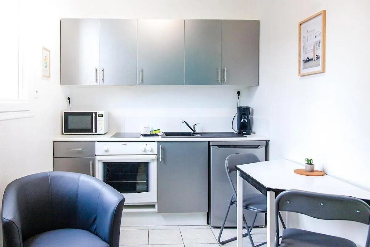 Apartment Studio Lumineux Idealement Situe Bais