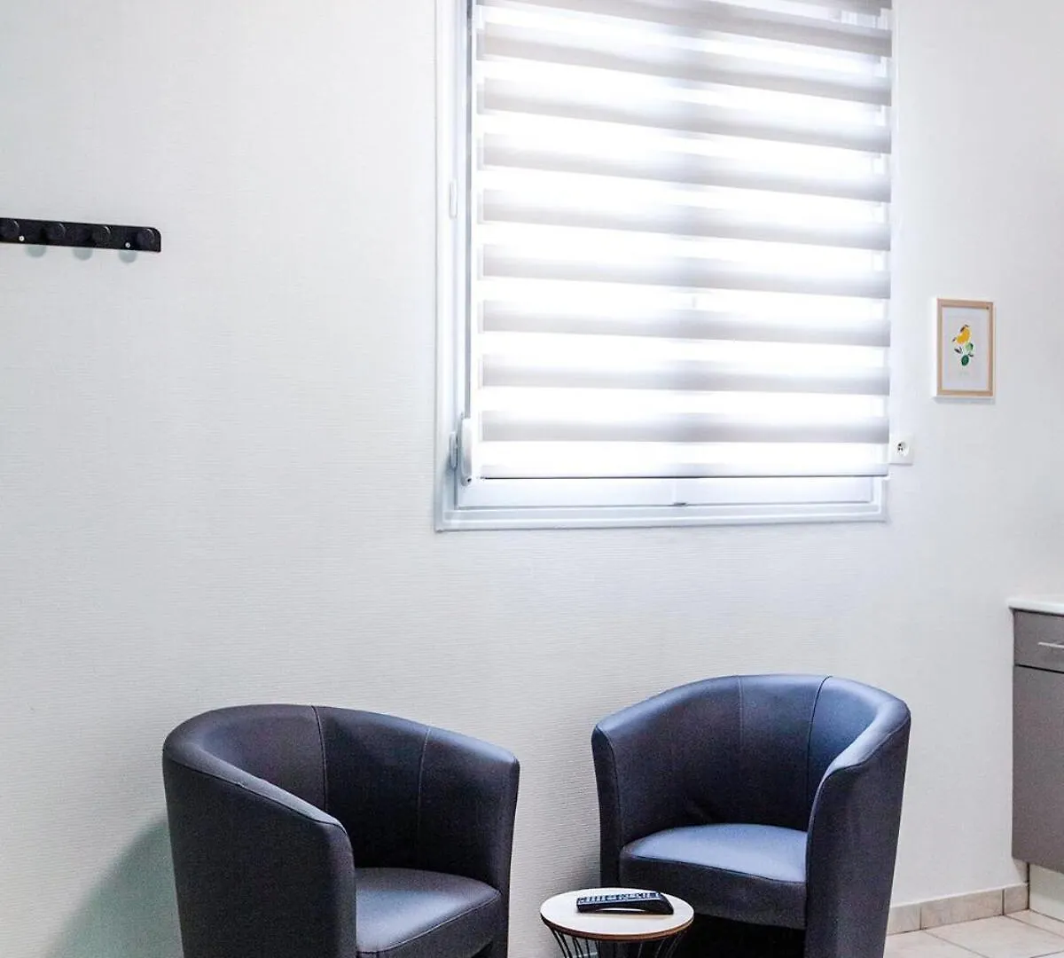 Apartment Studio Lumineux Idealement Situe Bais  France